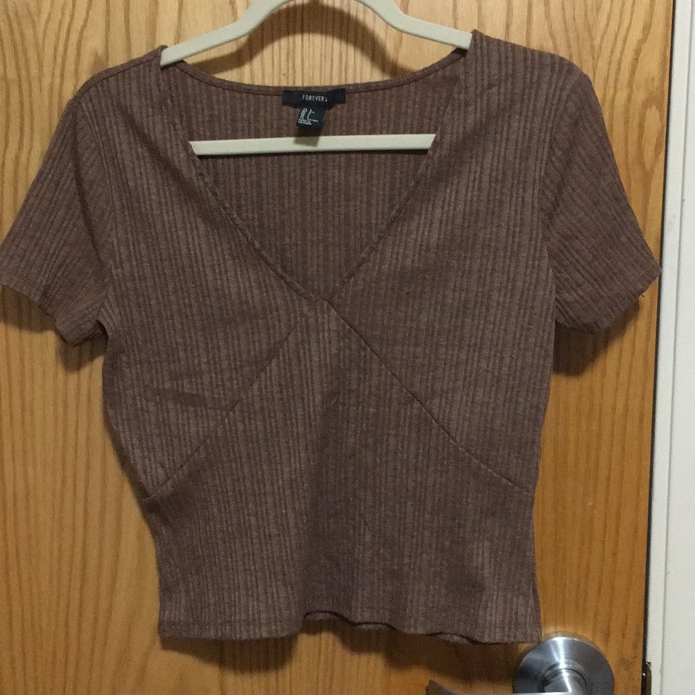 Forever21 V-neck brown cropped tee L